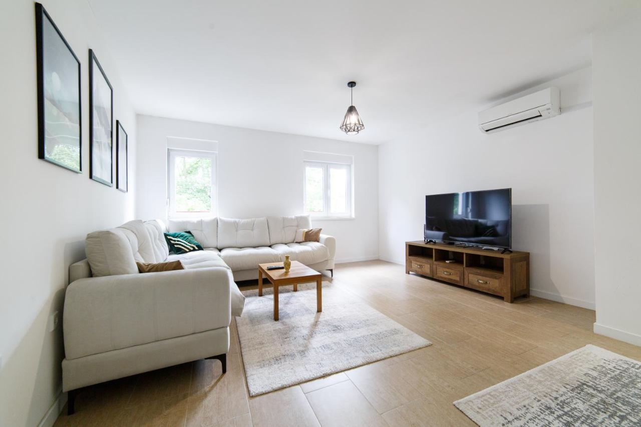 Casper B&B Luxury Apartments ซาราเยโว ภายนอก รูปภาพ